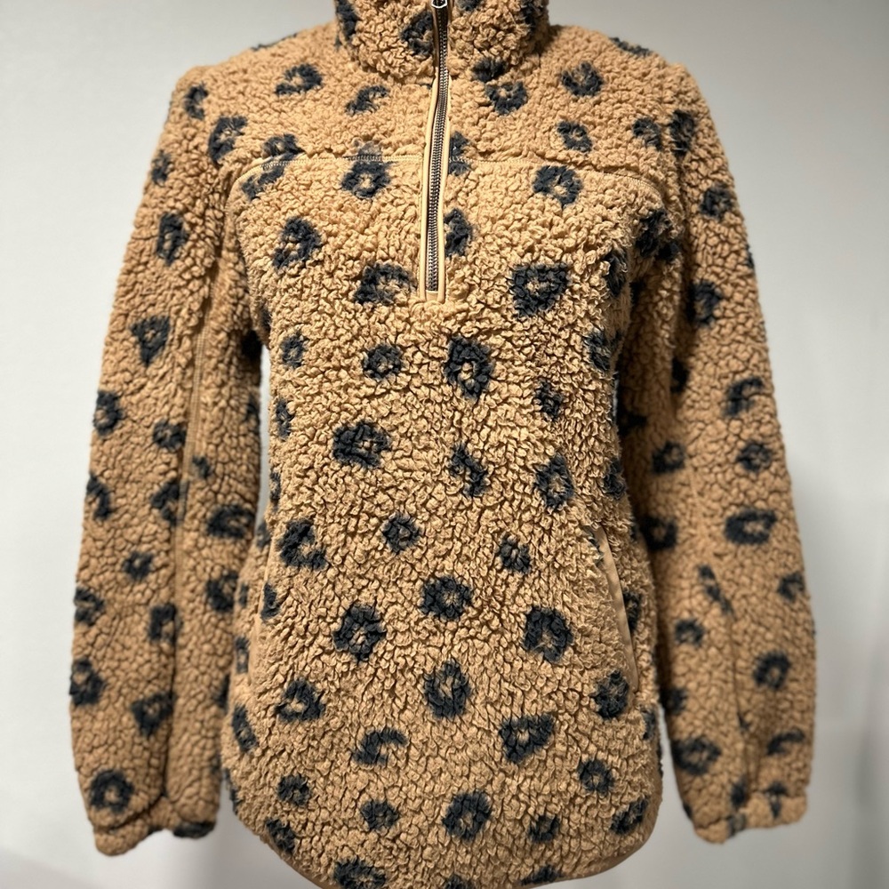 Abercrombie & Fitch Pullover Woman’s Sherpa Fleece Soft A&F Leopard Sweater XS